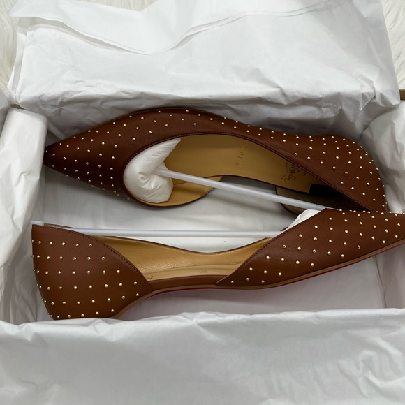 CHRISTIAN LOUBOUTIN | Iriza Plume Studded Leather Flats In Cuoio - Picture 8 of 12